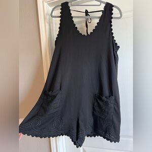 J. Marie Black Kyler Romper - Scalloped Trim Sleeveless Cotton-linen Romper